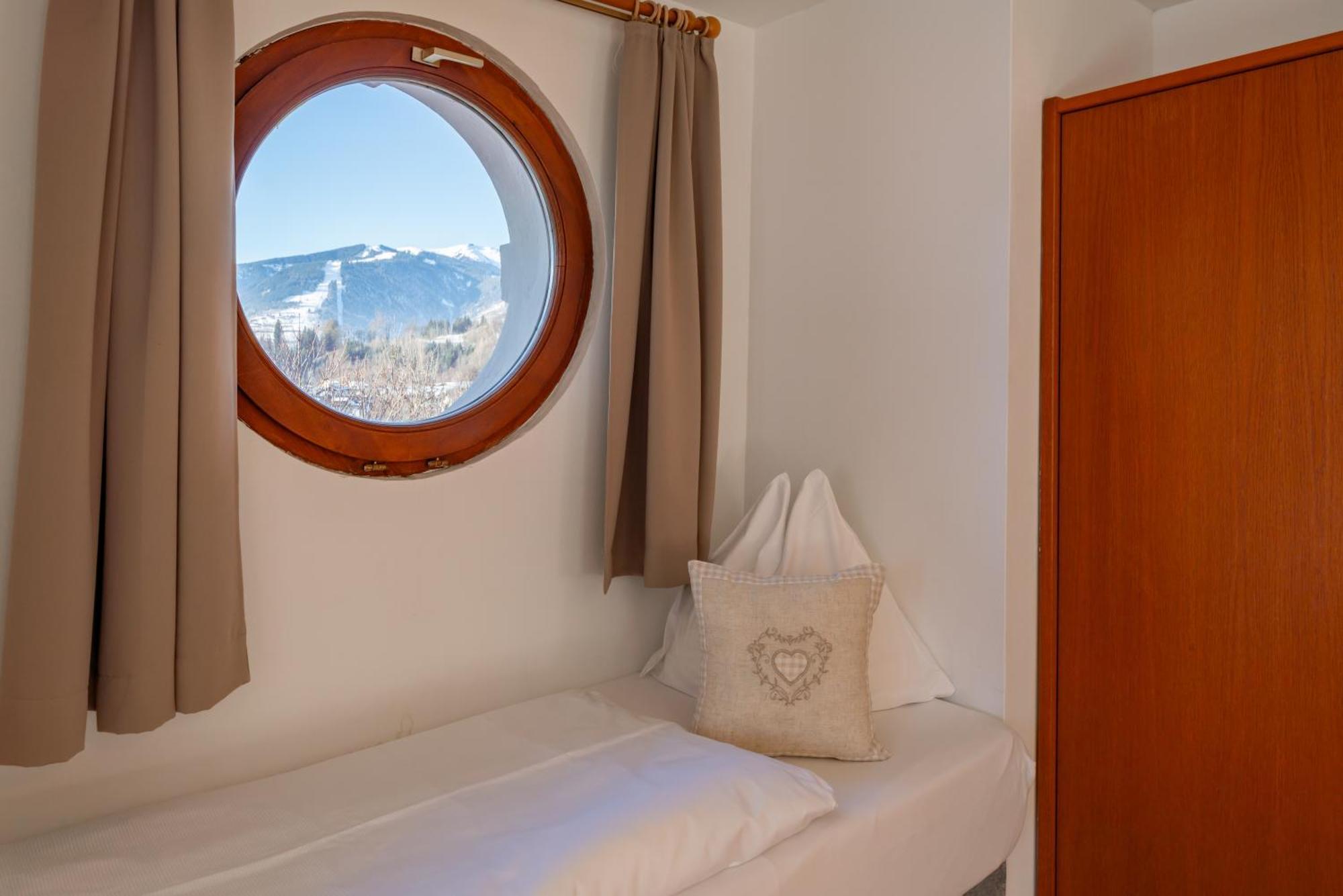 Hotel Gasthof Post บรุค อันแดร์ โกรสส์กลอคเนอร์ชตราสเซอ ภายนอก รูปภาพ