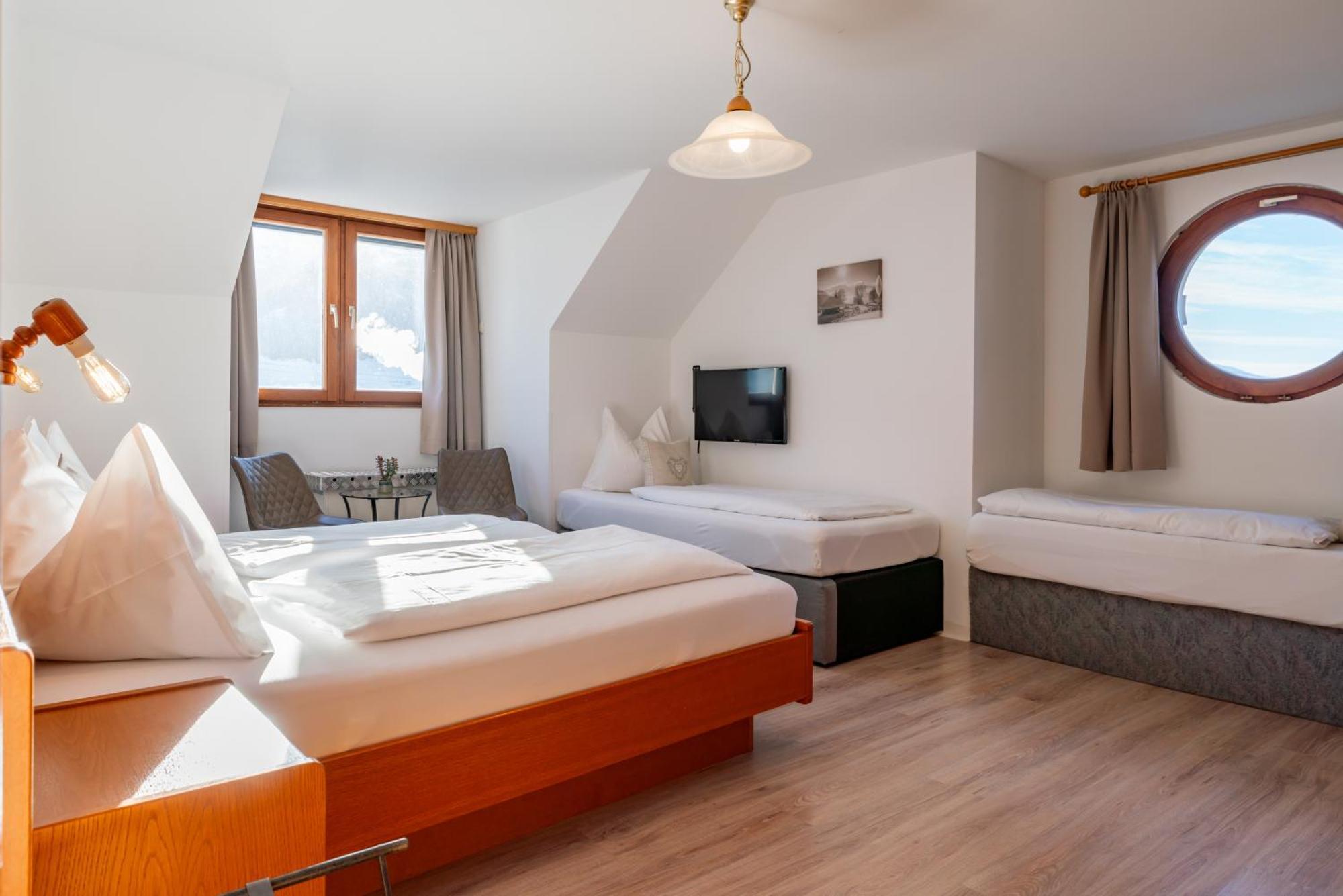 Hotel Gasthof Post บรุค อันแดร์ โกรสส์กลอคเนอร์ชตราสเซอ ภายนอก รูปภาพ